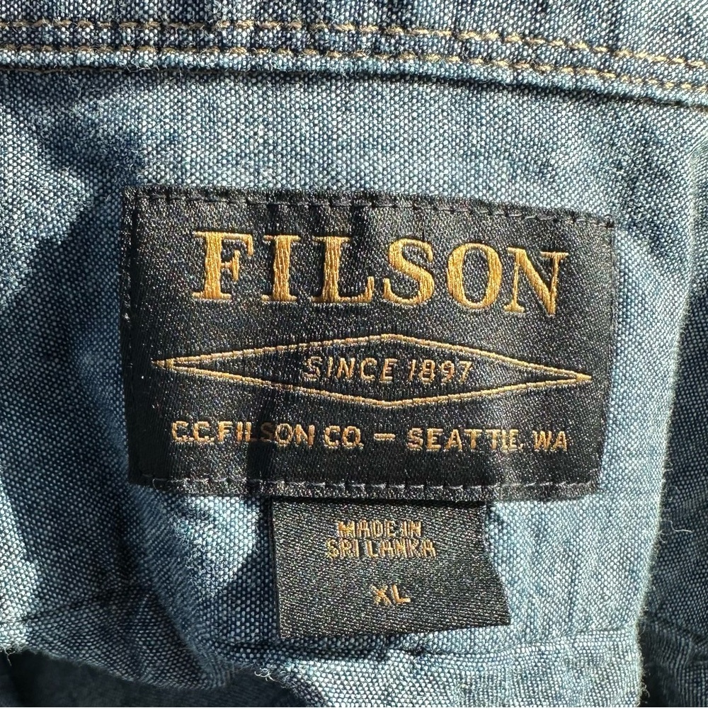 - Filson Chambray CPO Long Sleeve Button Shirt Blue Chambray  EUC! XL NWOT